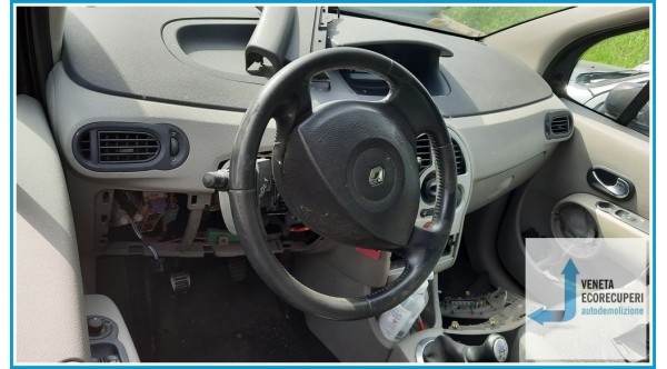 RENAULT MODUS 1a Serie del 2005 parti usate e ricambi - Tipo Motore K9KJ7