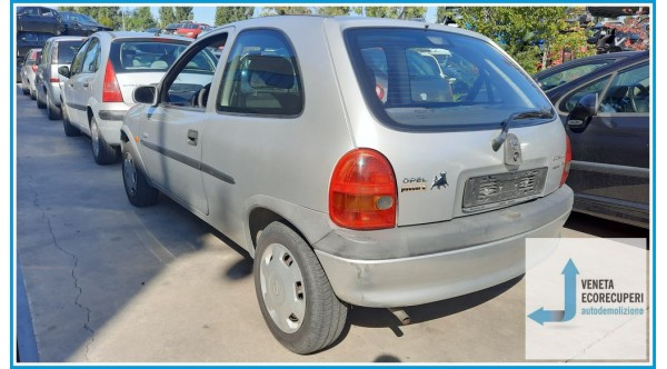 OPEL CORSA X01 del 2000 parti usate e ricambi