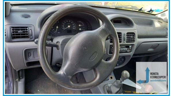 RENAULT CLIO 2a Serie del 1999 parti usate e ricambi - Tipo Motore D7FD7
