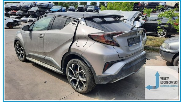TOYOTA C-HR del 2016 parti usate e ricambi - Tipo Motore 2ZRFXE