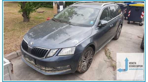 SKODA OCTAVIA 5E del 2019 parti usate e ricambi - Tipo Motore DHF