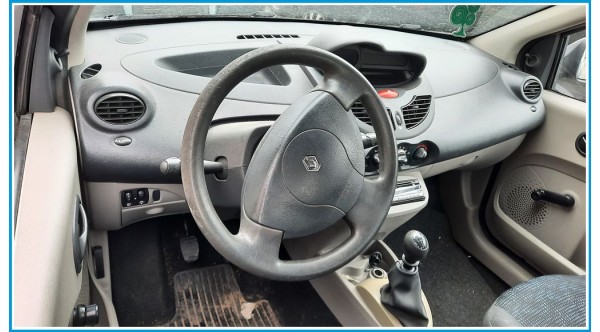 RENAULT TWINGO 2a Serie del 2008 parti usate e ricambi - Tipo Motore DF7A8