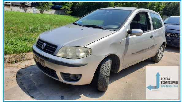 FIAT PUNTO 1N/1P del 2004 parti usate e ricambi - Tipo Motore 188A4000