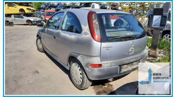 OPEL CORSA X01 del 2002 parti usate e ricambi