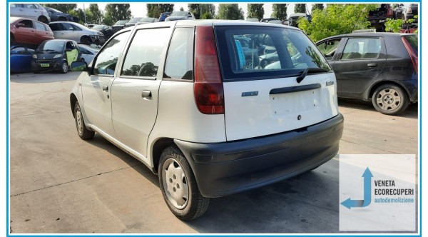 FIAT PUNTO 1a Serie del 1998 parti usate e ricambi - Tipo Motore 176B2000