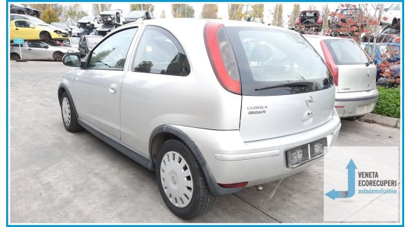 OPEL CORSA X01 del 2003 parti usate e ricambi