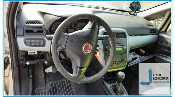 FIAT GRANDE PUNTO VAN 3X del 2010 parti usate e ricambi - Tipo Motore 199A2000