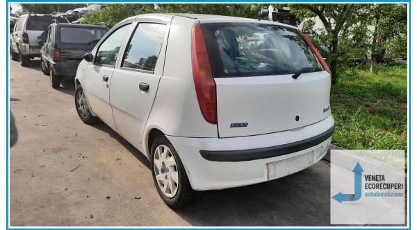 FIAT PUNTO 1N/1P del 2002 parti usate e ricambi - Tipo Motore 188A5000