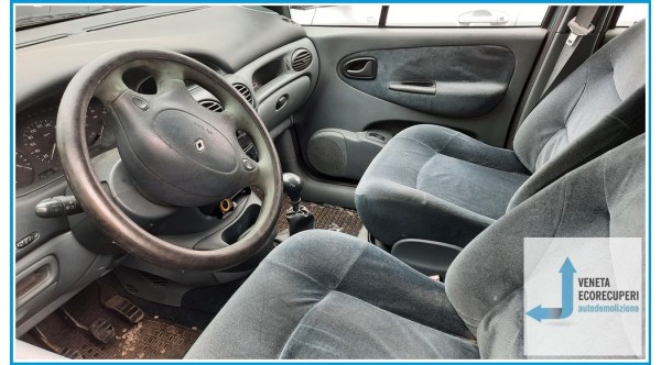RENAULT MEGANE 1a Serie del 1997 parti usate e ricambi - Tipo Motore K7MA7
