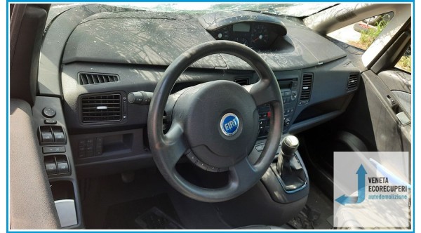FIAT IDEA 4D/2S del 2006 parti usate e ricambi - Tipo Motore 188a9000
