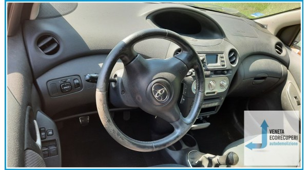 TOYOTA YARIS FRP del 2003 parti usate e ricambi - Tipo Motore 2SZFE