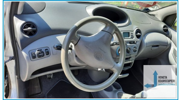 TOYOTA YARIS JPP del 2000 parti usate e ricambi - Tipo Motore 1SZFE