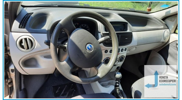 FIAT PUNTO 1N/1P del 2003 parti usate e ricambi - Tipo Motore 188A4000