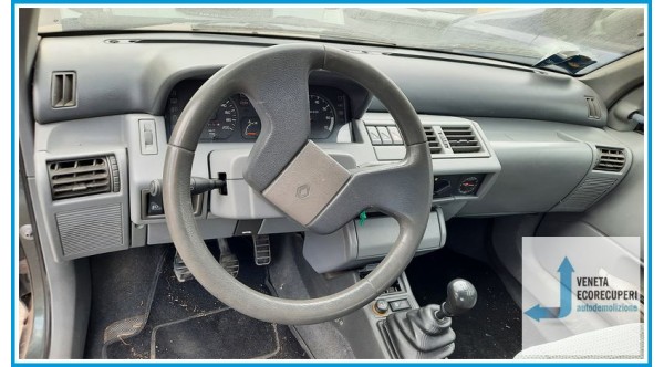 RENAULT Clio 1a Serie del 1992 parti usate e ricambi - Tipo Motore E7FD7