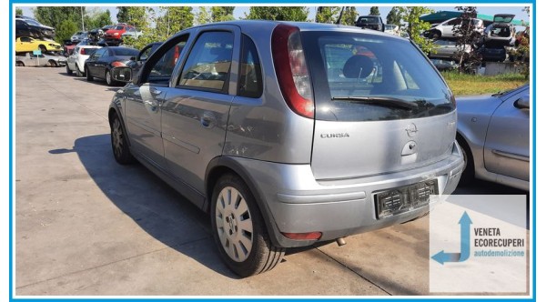 OPEL CORSA X01 del 2004 parti usate e ricambi