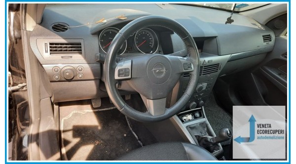 OPEL ASTRA A04 del 2005 parti usate e ricambi