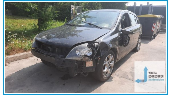 OPEL ASTRA A04 del 2005 parti usate e ricambi