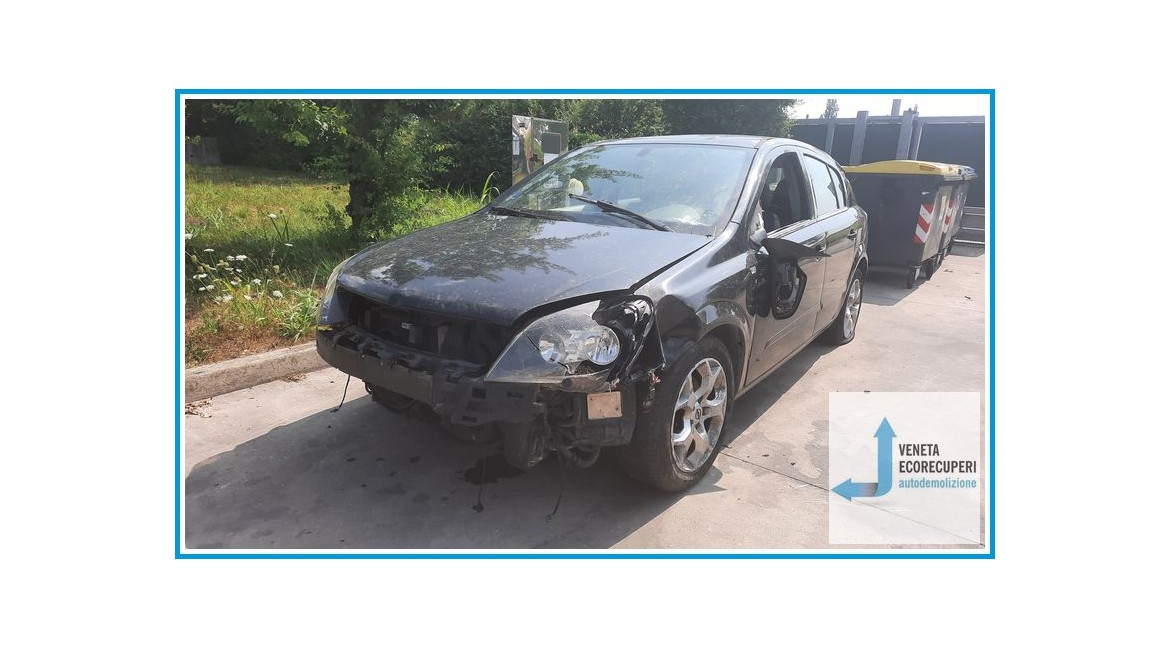 OPEL ASTRA A04 del 2005 parti usate e ricambi