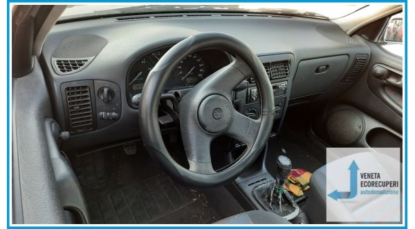 VOLKSWAGEN POLO 3a Serie del 1998 parti usate e ricambi - Tipo Motore AEX