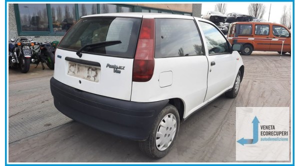 FIAT PUNTO 1N/1P del 2000 parti usate e ricambi - Tipo Motore 176A3000