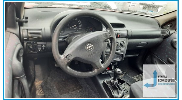 OPEL CORSA S93 del 1998 parti usate e ricambi - Tipo Motore X10XE