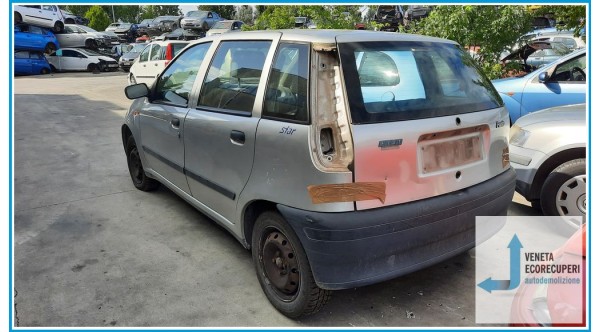 FIAT PUNTO 1a Serie del 1999 parti usate e ricambi - Tipo Motore 176B4000