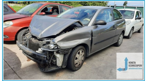 SEAT IBIZA 6L del 2002 parti usate e ricambi - Tipo Motore AZQ