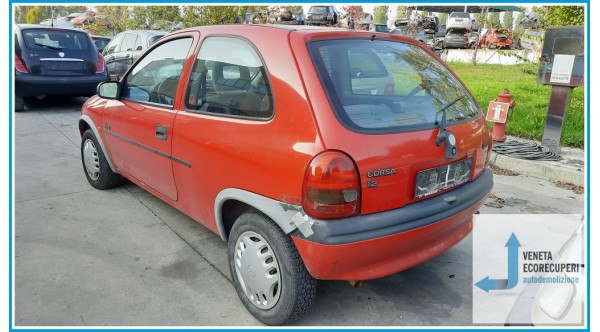 OPEL CORSA S93 del 1996 parti usate e ricambi