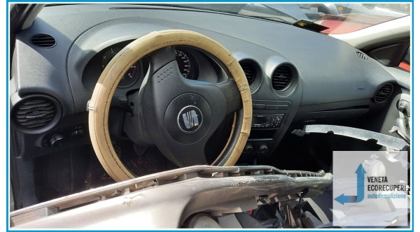 SEAT IBIZA 6L del 2002 parti usate e ricambi - Tipo Motore AZQ