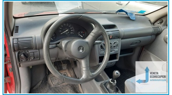 OPEL CORSA S93 del 1996 parti usate e ricambi