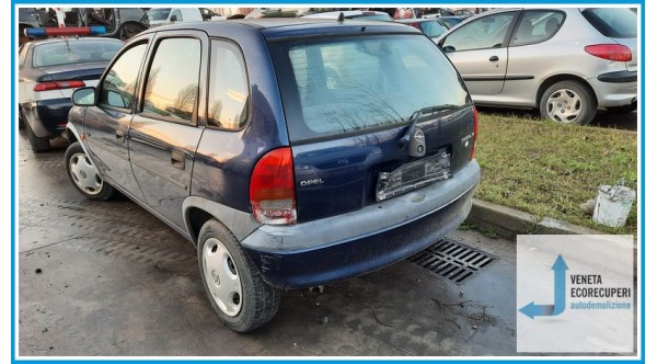 OPEL CORSA S93 del 1998 parti usate e ricambi