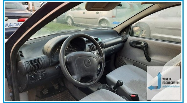 OPEL CORSA S93 del 1998 parti usate e ricambi