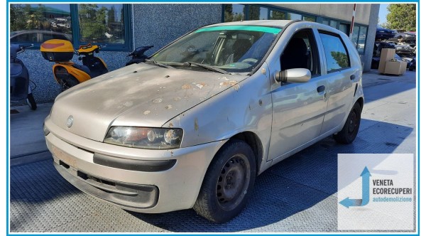 FIAT PUNTO 1N/1P del 2001 parti usate e ricambi - Tipo Motore 188A2000