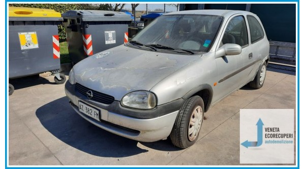 OPEL CORSA S93 del 1998 parti usate e ricambi