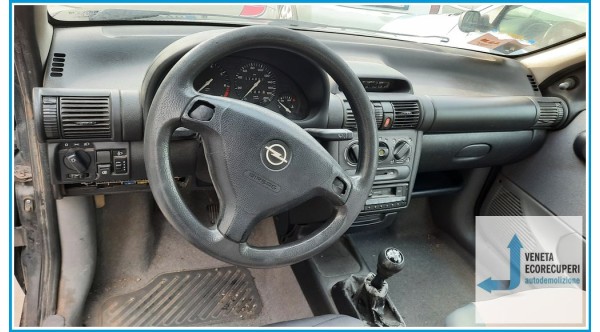 OPEL CORSA S93 del 1998 parti usate e ricambi - Tipo Motore X10XE