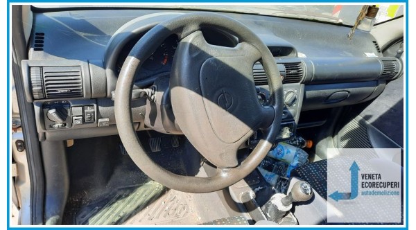 OPEL CORSA S93 del 1998 parti usate e ricambi