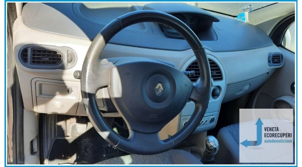 RENAULT MODUS 1a Serie del 2005 parti usate e ricambi - Tipo Motore D4FD7