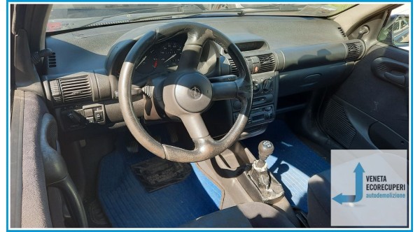 OPEL CORSA S93 del 1998 parti usate e ricambi
