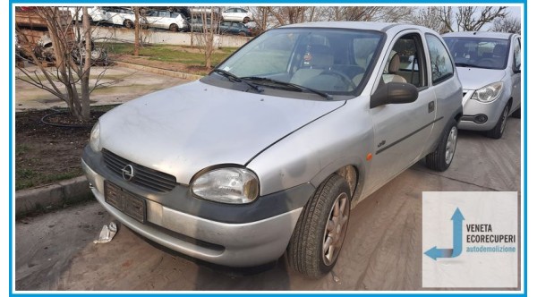 OPEL CORSA S93 del 1997 parti usate e ricambi