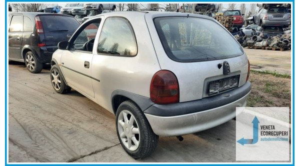 OPEL CORSA S93 del 1997 parti usate e ricambi