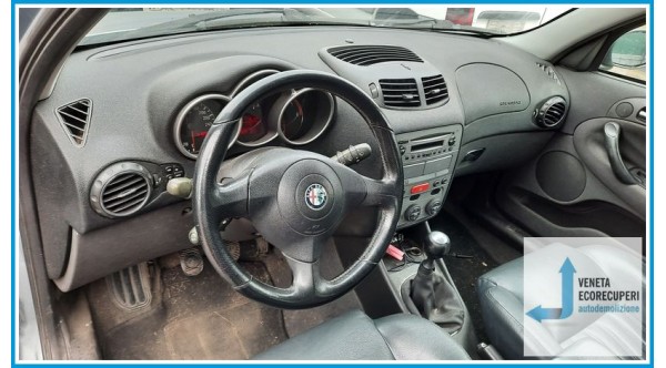 ALFA ROMEO 147 W8 del 2003 parti usate e ricambi