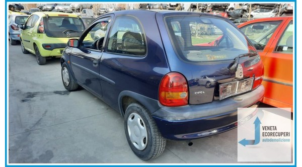 OPEL CORSA S93 del 2000 parti usate e ricambi