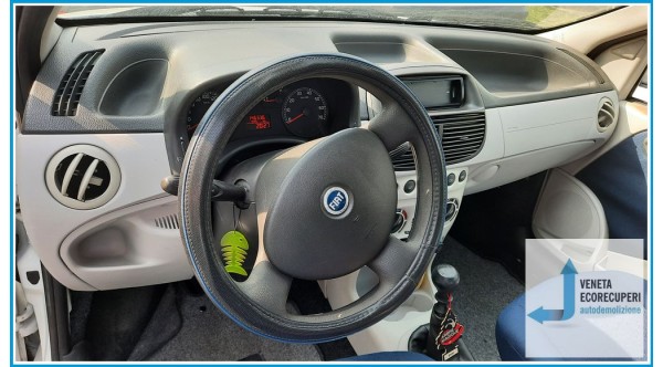 FIAT PUNTO 1N/1P del 2004 parti usate e ricambi - Tipo Motore 188A4000