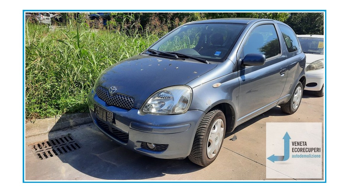 TOYOTA YARIS FRP del 2005...