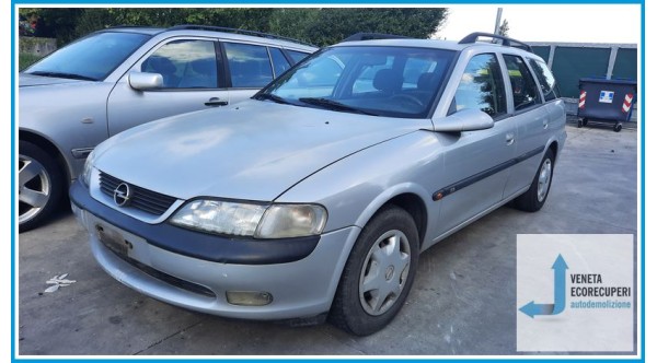 OPEL VECTRA J96 del 1997 parti usate e ricambi
