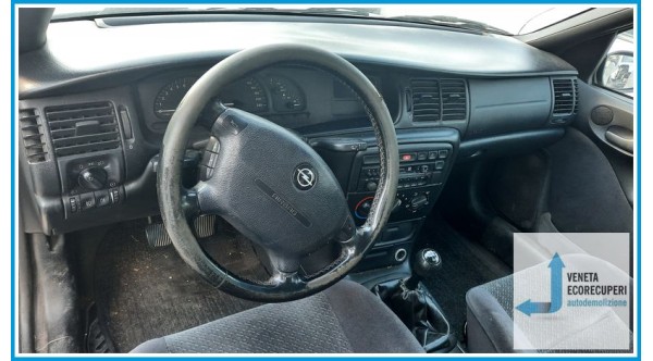 OPEL VECTRA J96 del 1997 parti usate e ricambi
