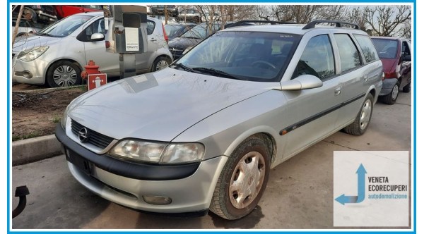 OPEL VECTRA J96 del 1998 parti usate e ricambi