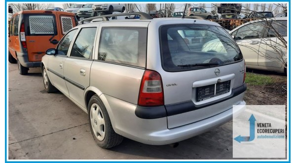 OPEL VECTRA J96 del 1998 parti usate e ricambi