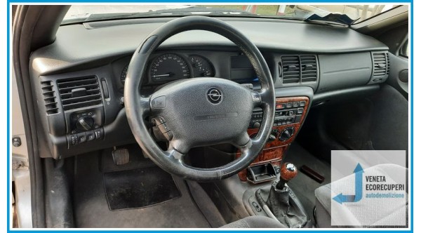 OPEL VECTRA J96 del 1998 parti usate e ricambi
