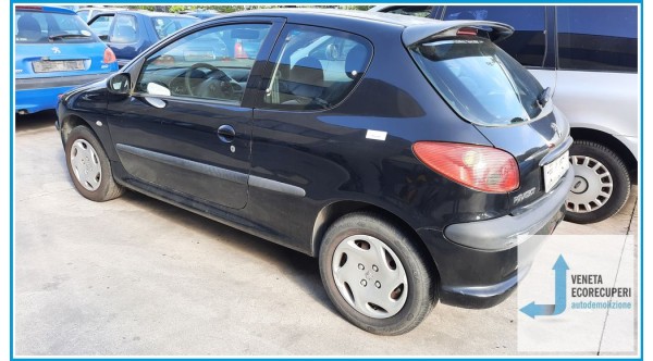 PEUGEOT 206 del 2004 parti usate e ricambi - Tipo Motore 8HX
